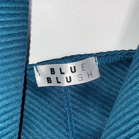 Blue Blush Teal Backless Dress. - Picture 5 of 6